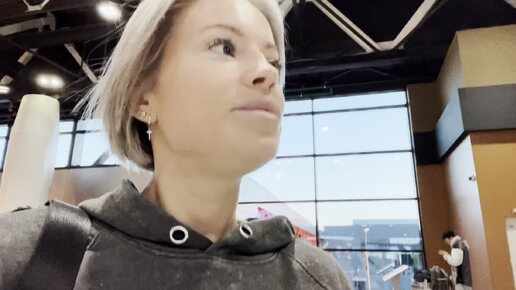 Скачать видео: Аэропорт Шереметьево 🛫 Гуляем по Duty Free 🛍️ Ч.1