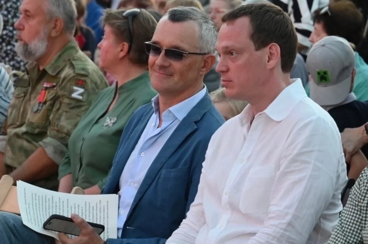    Малков посетил патриотический вечер в поддержку жителей Курской области