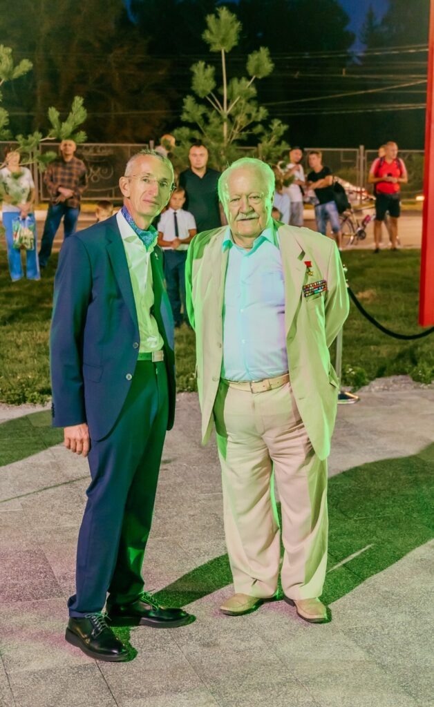 Листайте вправо, чтобы увидеть больше изображений