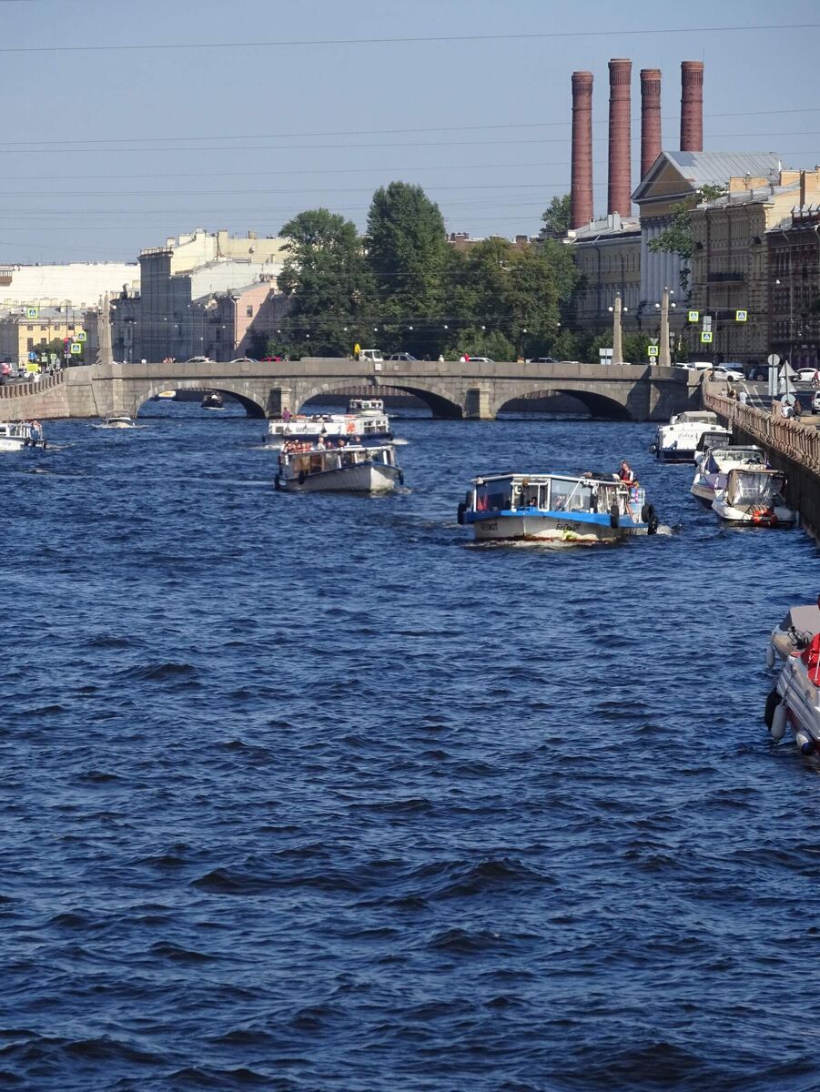 У Обуховского моста
