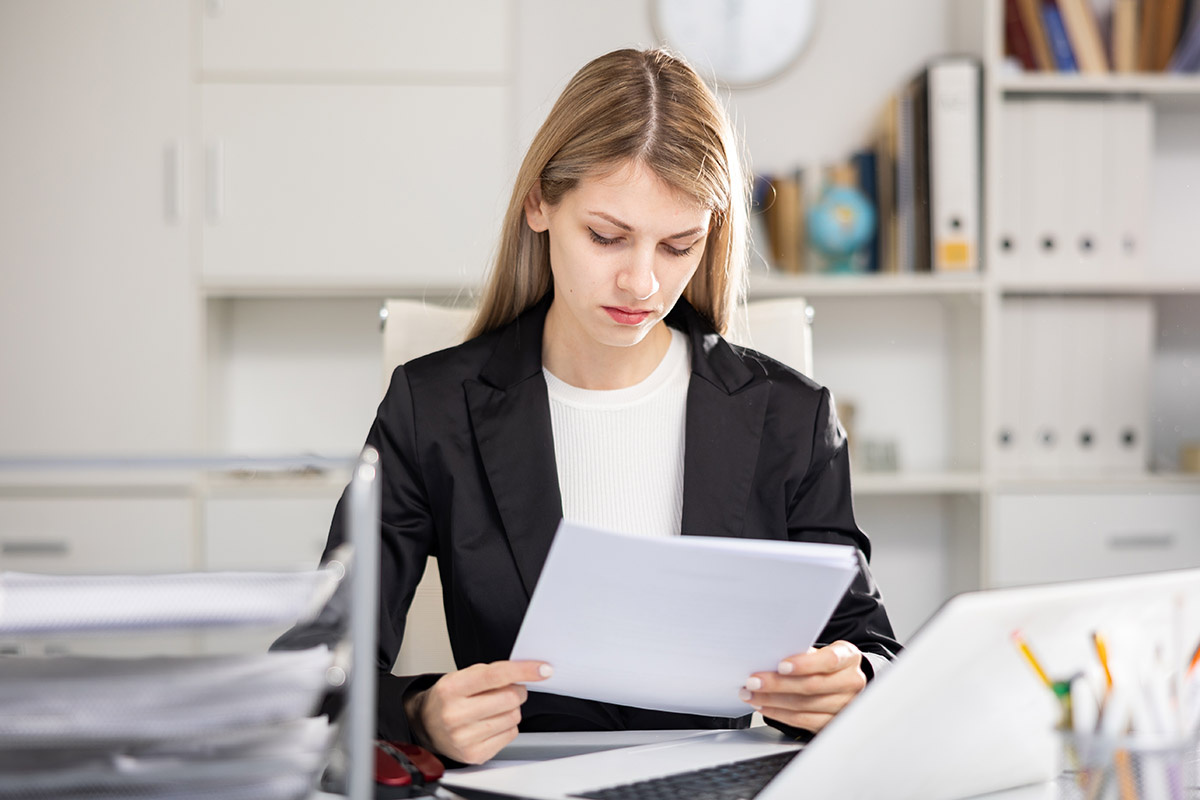    Счет на оплату не предъявляют для возврата НДС. По сути, это просьба продавца перевести деньги за работу. Источник: Shutterstock