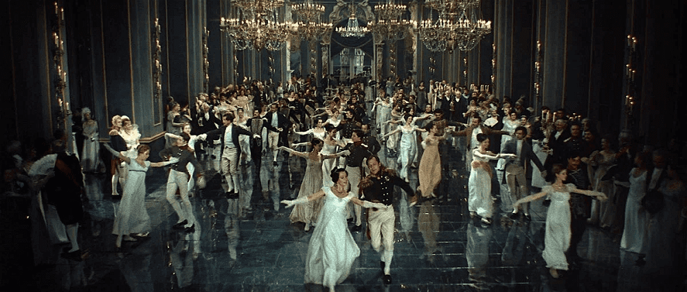 Кадр из советского фильма Бондарчука «Война и мир»; фотографии в галерее – из личного архива автора поста