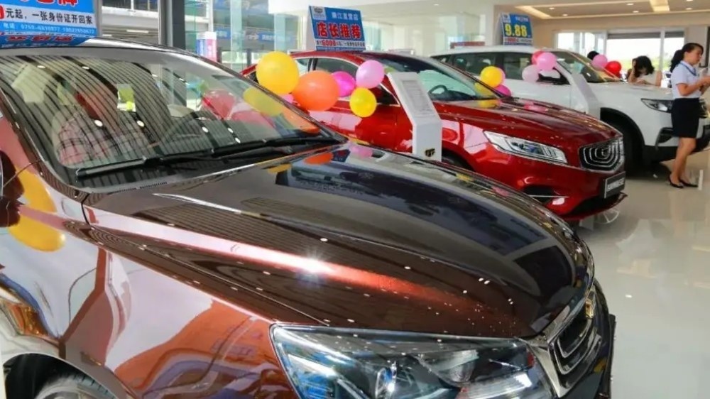 Именитые производители нас покинули, но россияне обращают теперь внимание на "китайцев".