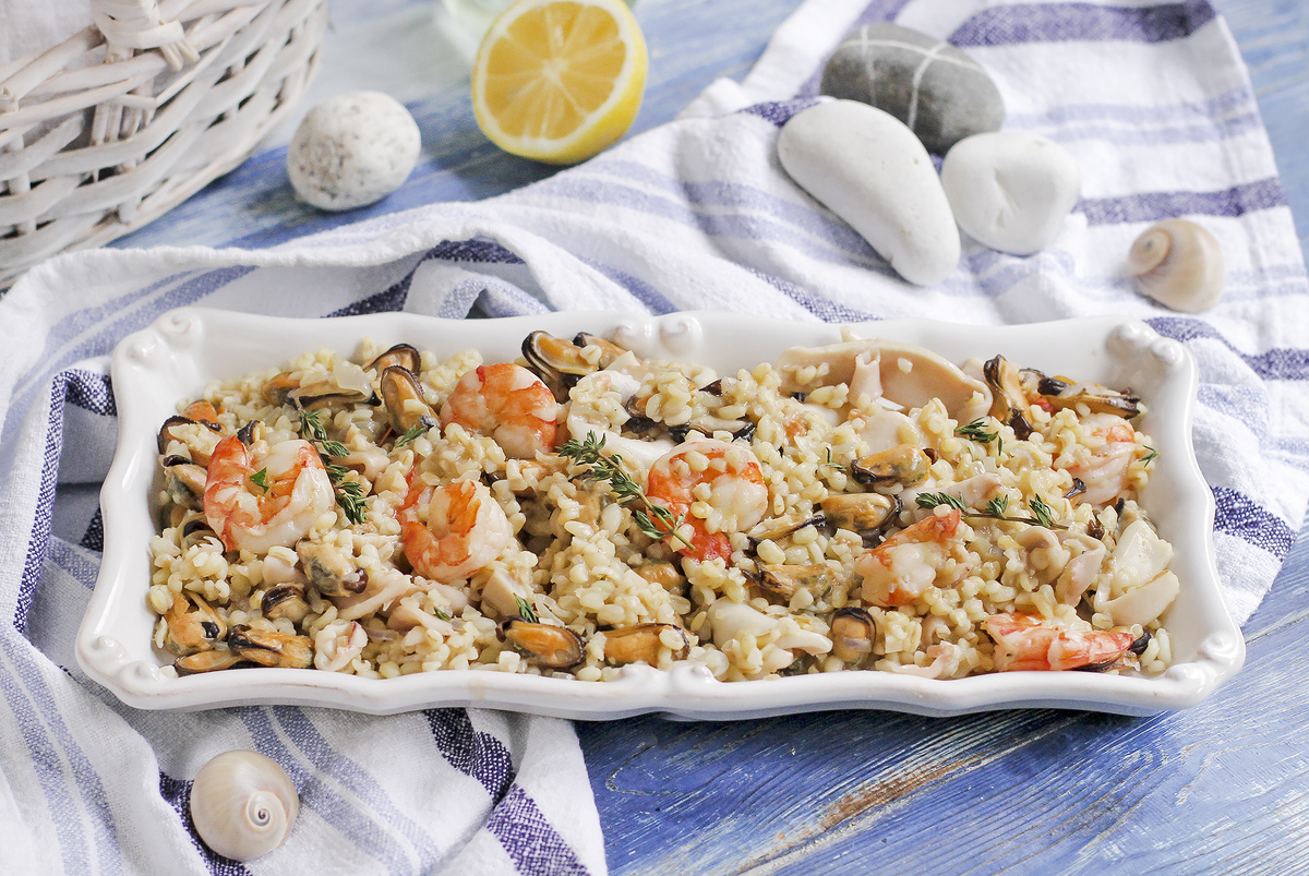  Морепродукты в устричном соусе с булгуром и тимьяном