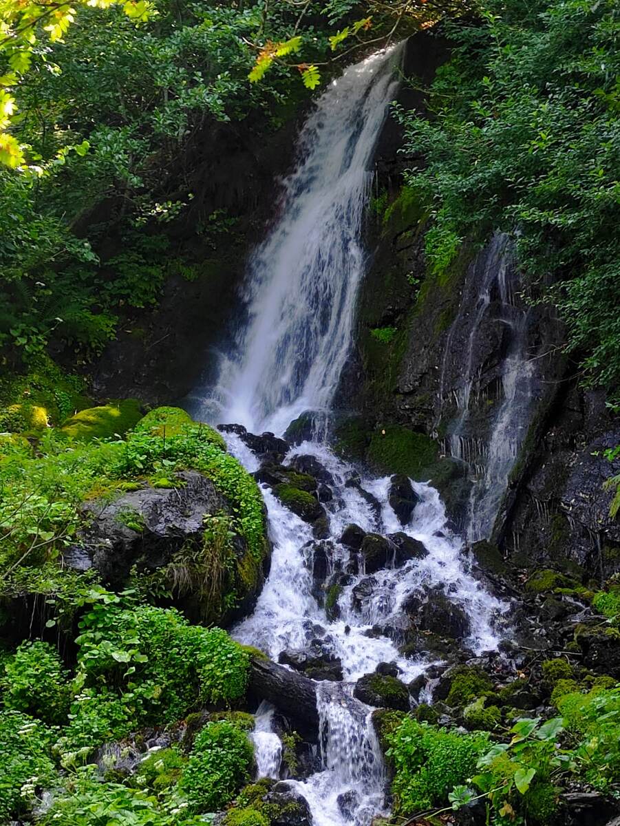 Водопад.