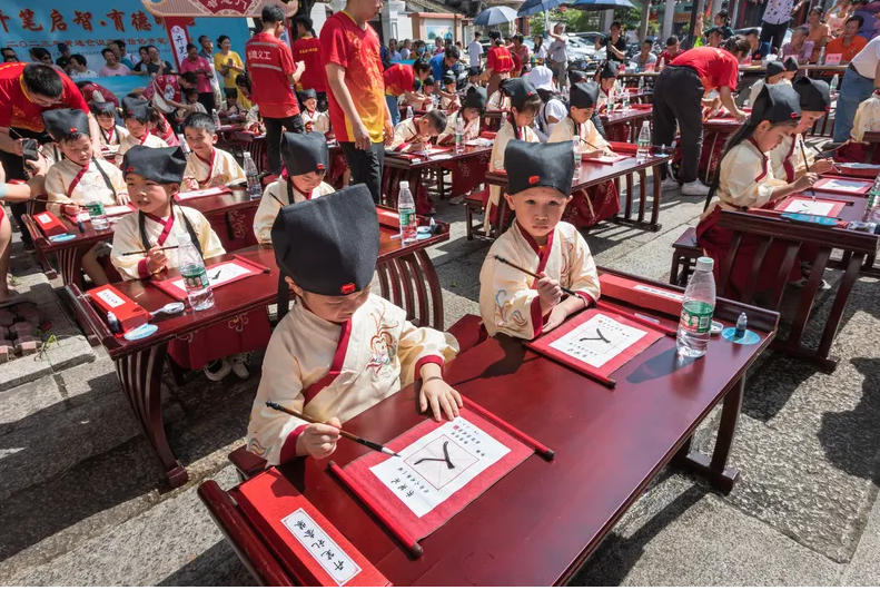 Под открытым небом неплохо, если не дождя. А если есть?