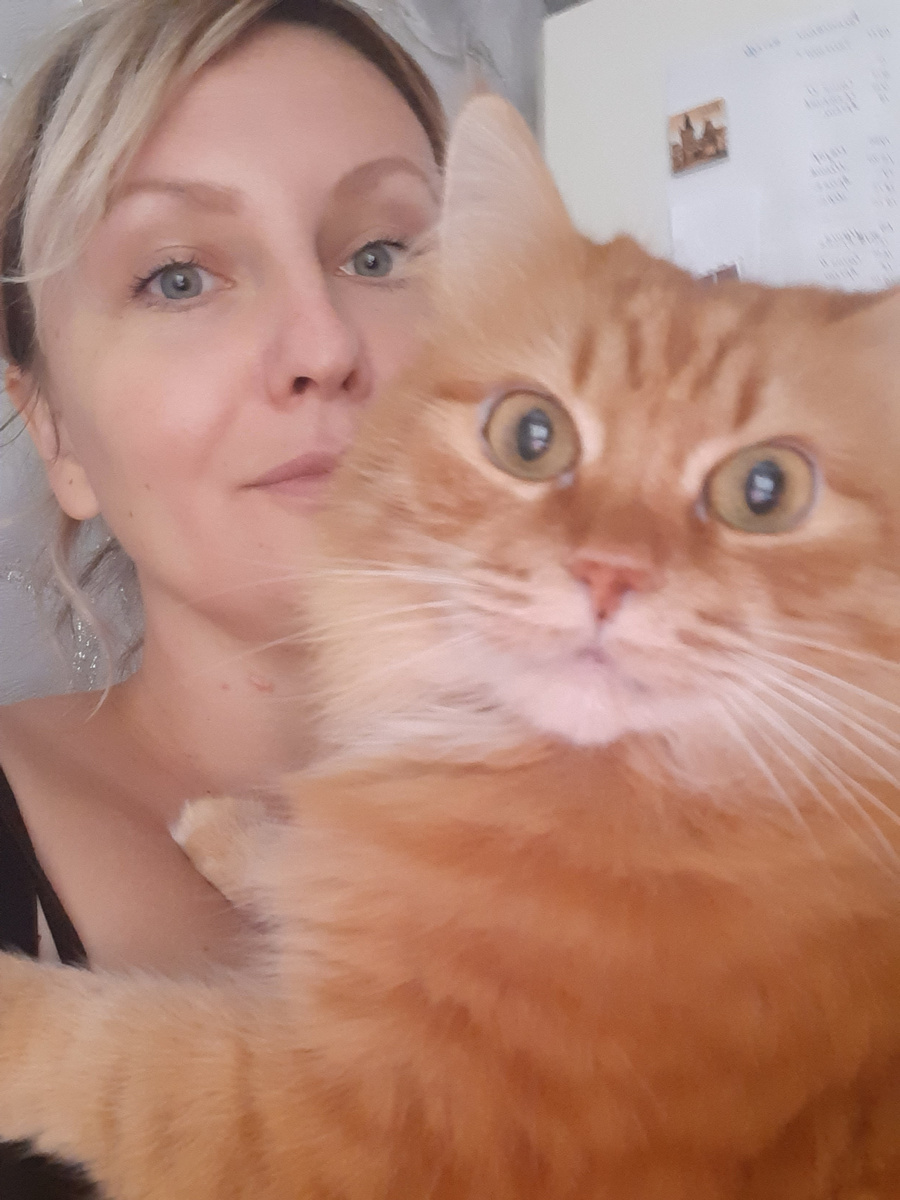 Принцесса тоже считает, что экономия- путь в никуда. Особенно на  кошках нельзя экономить, на собаках и шиншиллах можно)) 