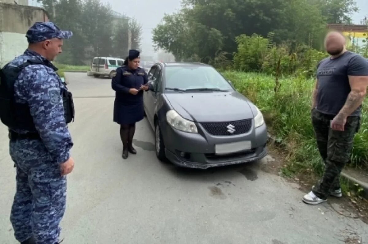    Машину должника арестовали прямо на приёме у пристава в Новосибирске