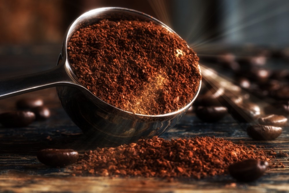 Если вы не можете отказаться от кофе, пейте только натуральный в умеренном количестве. 