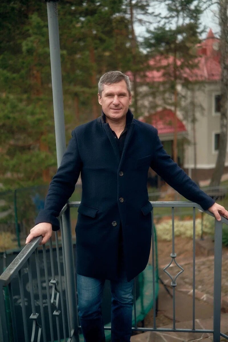 ОФОРМЛЕНИЕ КОТТЕДЖА В ПОСЁЛКЕ СЕРЕБРЯНЫЙ БОР. ЭЛИТНЫЙ КРАСНОЯРСК. ФИЛИПП МЯГКОВ. ТЕКСТИЛЬНАЯ КОМПАНИЯ "РИД", САЛОН "MAISON & BUREAU" ("МЕЗОН И БЮРО")