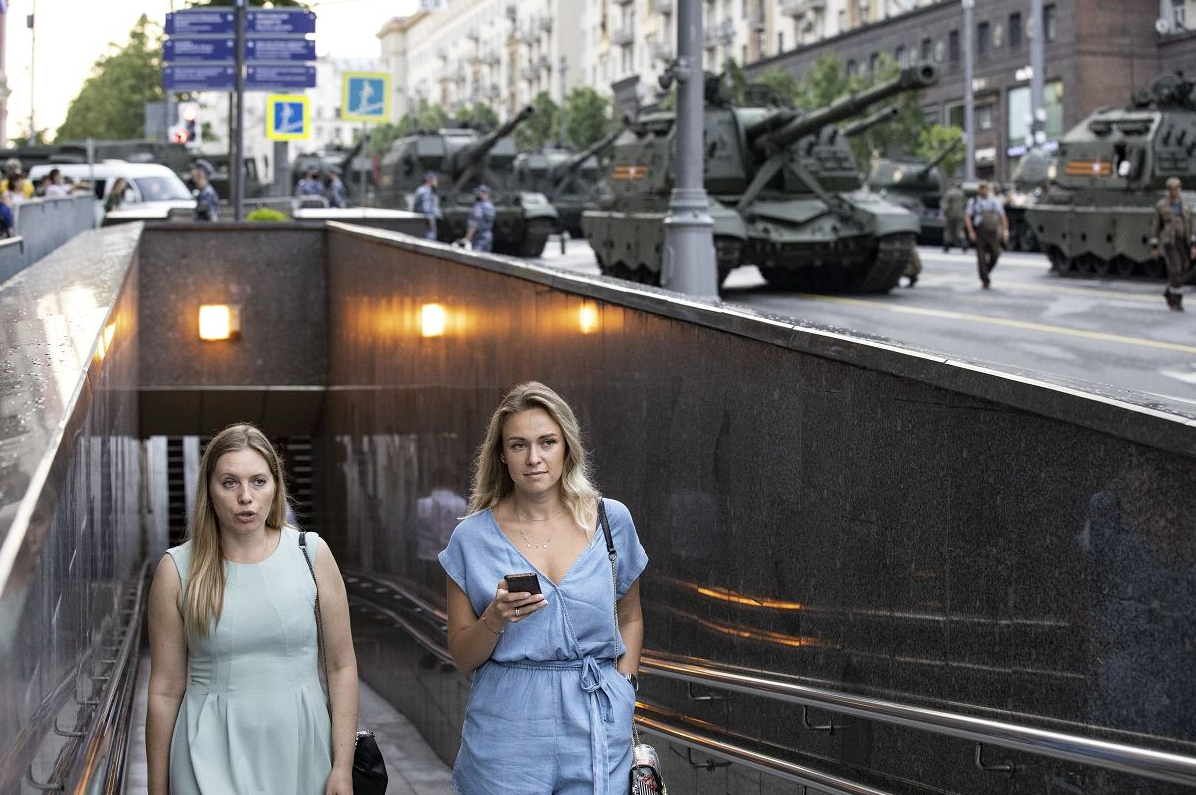 Подготовка к военному параду в честь Дня Победы в Москве, 18 июня 2020 года.  © AP Photo / Alexander Zemlianichenko