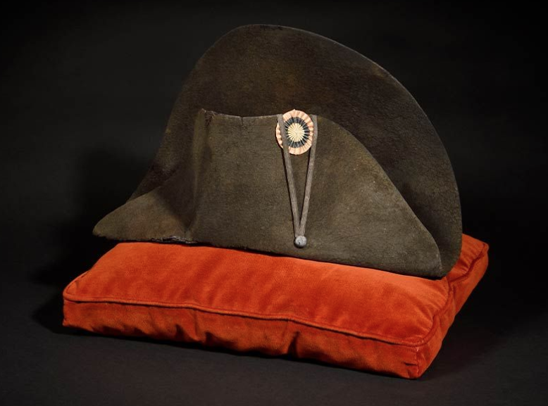                                                      Шляпа Наполеона Бонапарта на аукционе