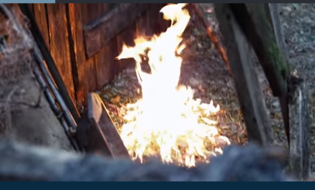 Сарай поджжен. Клиент - внутри. Все под контролем?