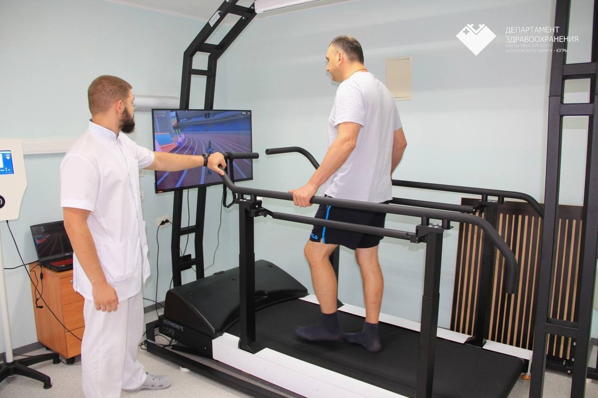   В Сургутской окружной больнице появилась инновационная беговая дорожка