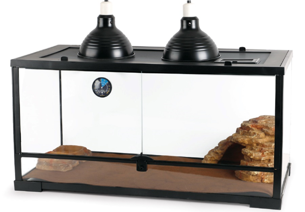 На фото – террариум Laguna TERRA 90х45х45 см, оборудованный удобными дверками и выдвижной крышкой с вентиляционной сеткой.