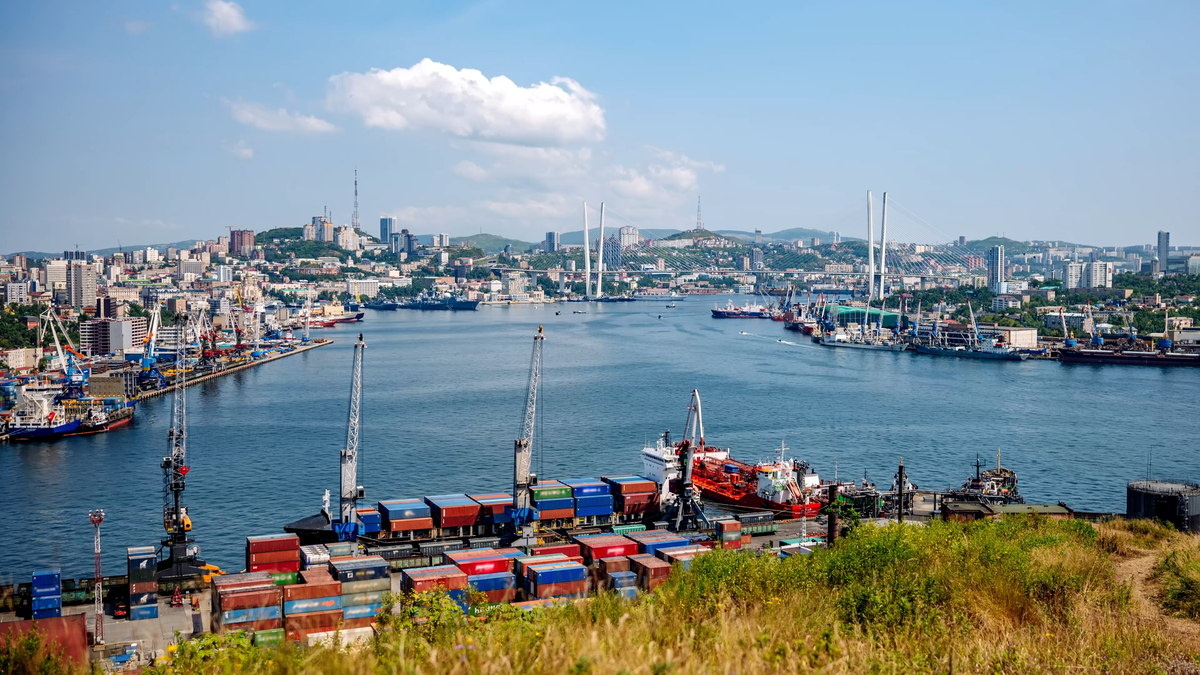 Порт во Владивостоке