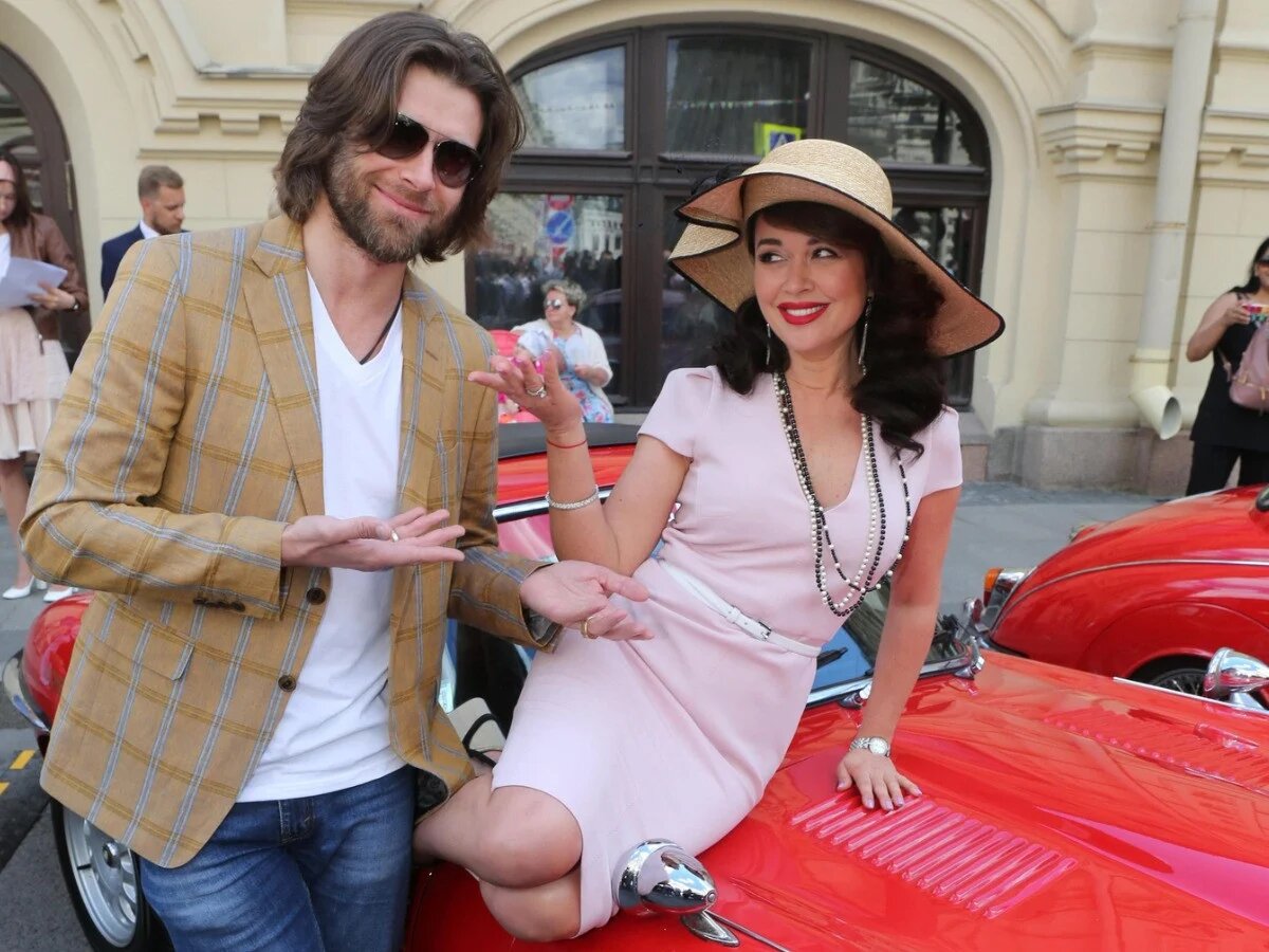 Заворотнюк, мечтая о большой семье, решилась на третьего ребенка, несмотря на возраст — ей было уже 47 лет. 