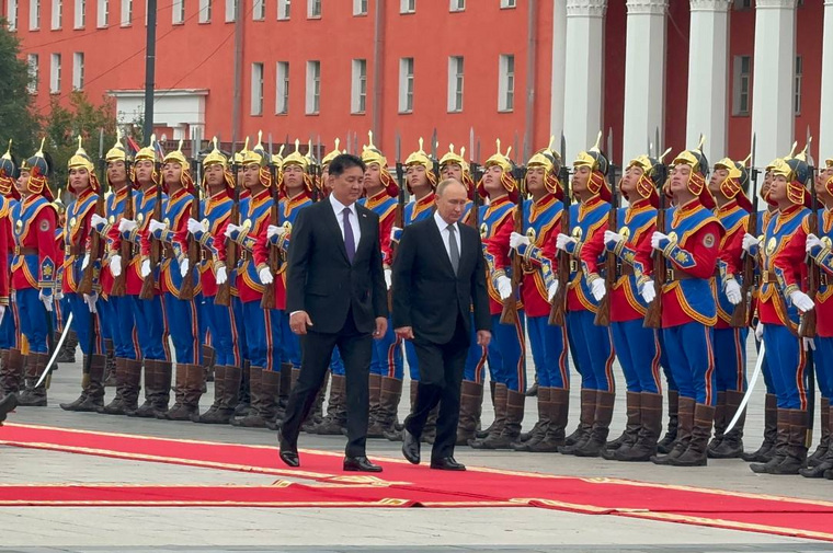 Торжественные мероприятия начались с 08:00 по Москве. Фото: Даниил Глухов © URA.RU