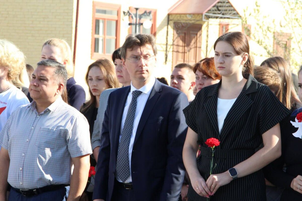  📷    20 лет трагедии в Беслане. Оренбуржцы почтили память жертв теракта Марина Шарт