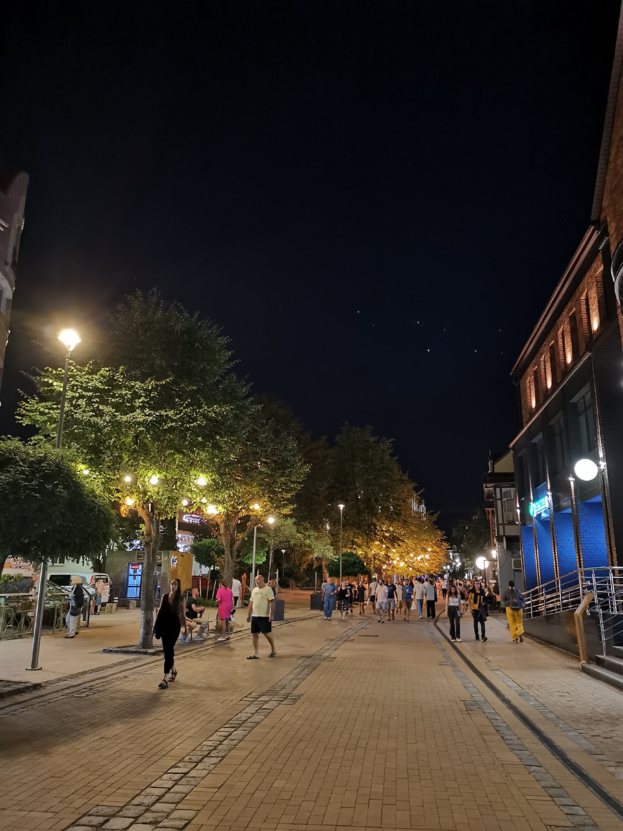 Вечерний курортный город