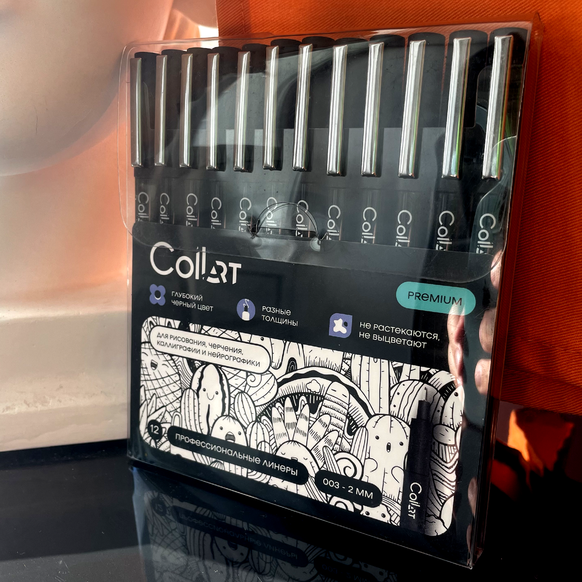 Набор из 12 линеров во всей красе. Кстати, я - счастливый обладатель гипсовой головы Антиноя.