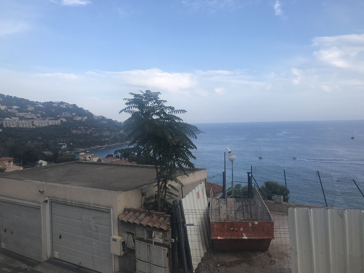 Вид на бухту Рокебрюн-Кап-Мартен