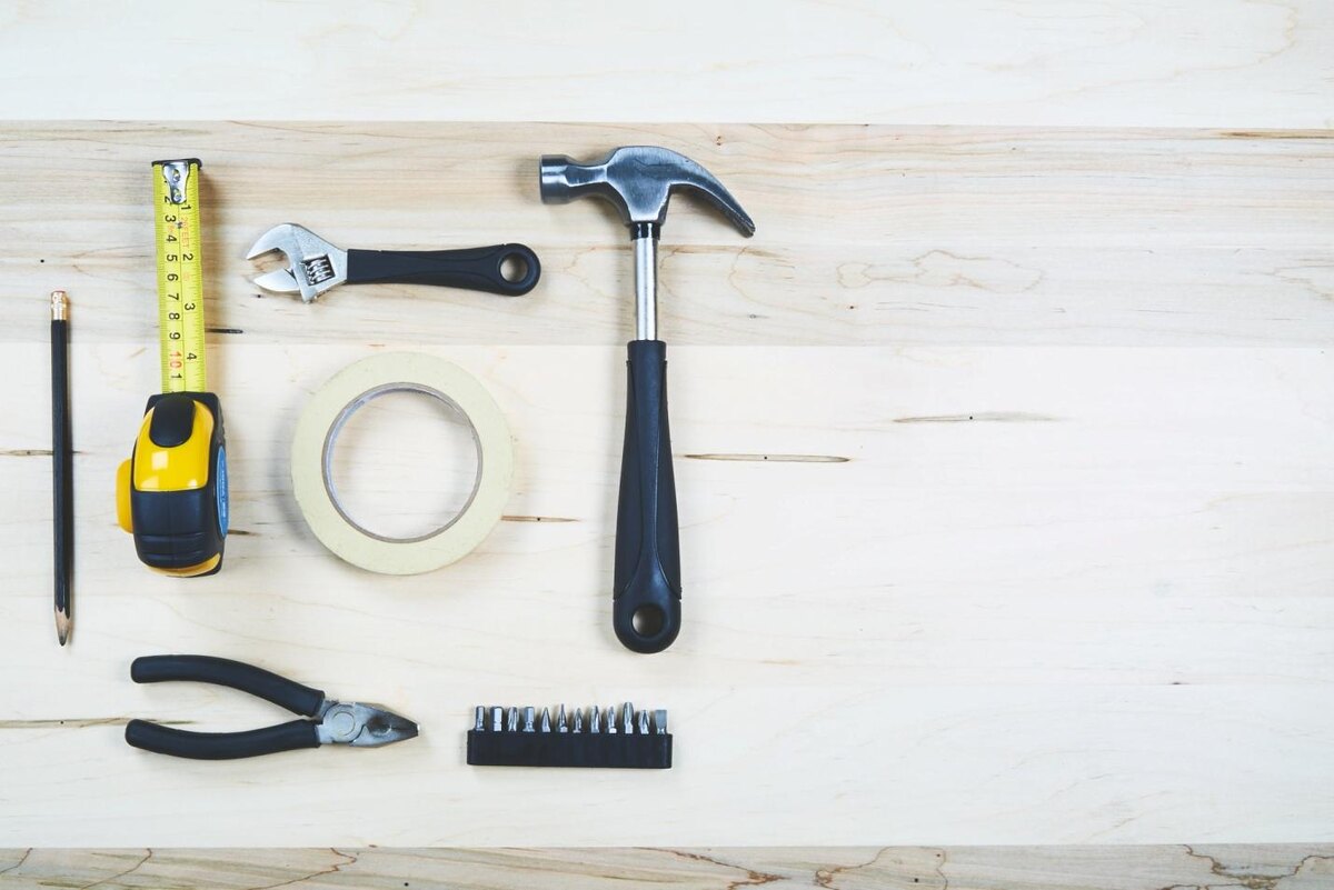 Источник изображения: https://www.shopify.com/stock-photos/photos/construction-tools-flatlay?q=%D1%81%D1%82%D1%80%D0%BE%D0%B8%D1%82%D0%B5%D0%BB%D1%8C%D1%81%D1%82%D0%B2%D0%BE+construction/