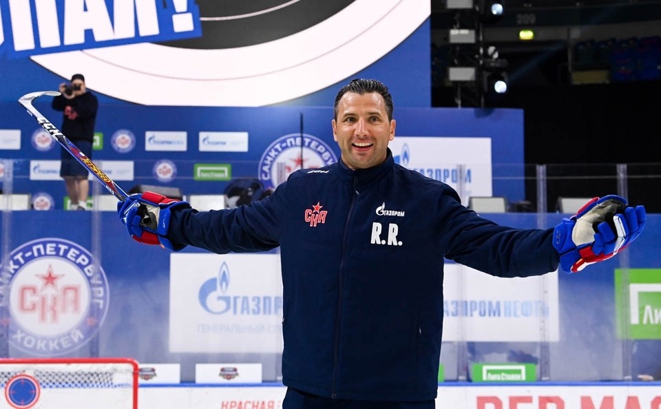    Роман Ротенберг - главный тренер и главная звезда клуба. Фото: ХК СКА