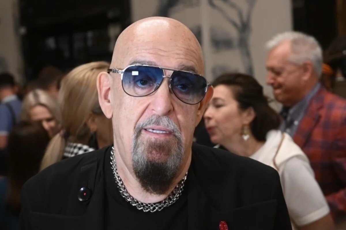    Общественники просят признать Шуфутинского народным артистом России