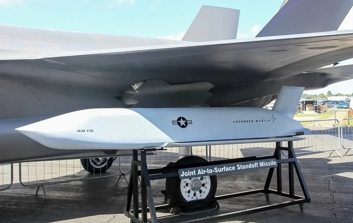    США осенью объявят о включении ракет JASSM в пакет помощи Киеву