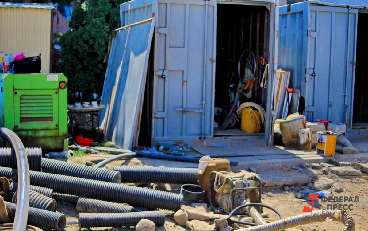 Подключить воду энергетики планируют до 17:00.  Фото: Фото: ФедералПресс / Дмитрий Мирошников