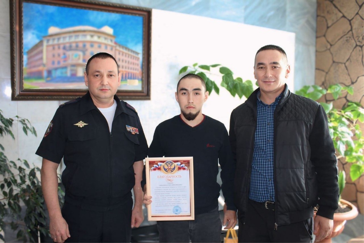    Спасший ребёнка житель Нижневартовска получил благодарность полиции