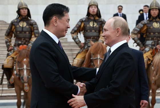    Церемония официальной встречи президента России Владимира Путина с президентом Монголии Ухнагийном Хурэлсухом