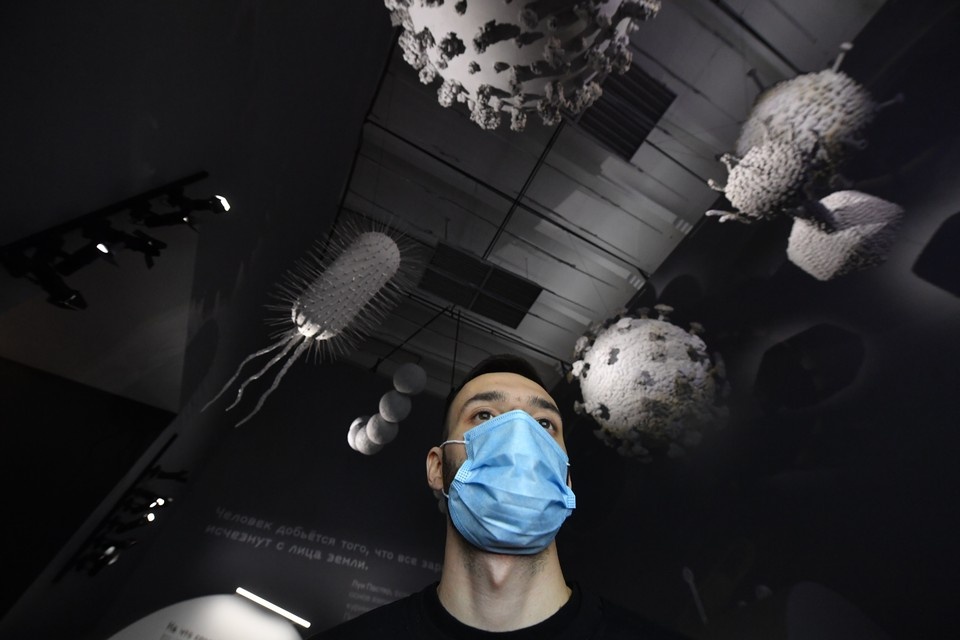    Вспышки ковида зависят в первую очередь не от сезонности, а от появления новых штаммов вируса. Иван МАКЕЕВ