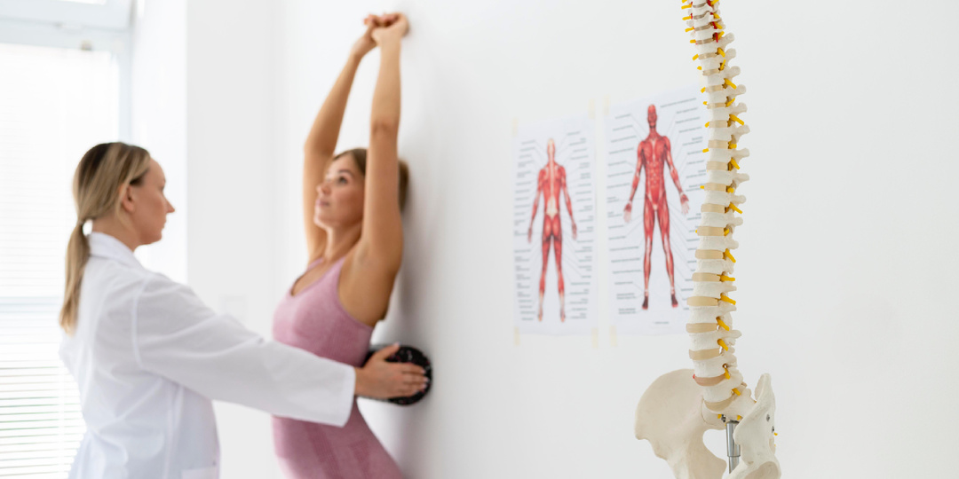 Что помогает человеку держать равновесие?