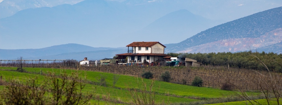 В Греции горячая вода — забота жильцов: отзыв о переезде в страну