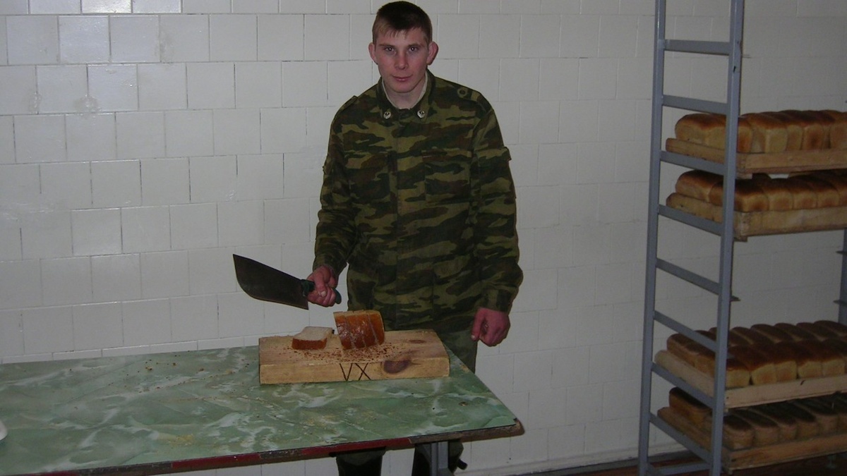 Грозный хлеборез Фото взято из открытых источников: https://yandex.ru/images/
