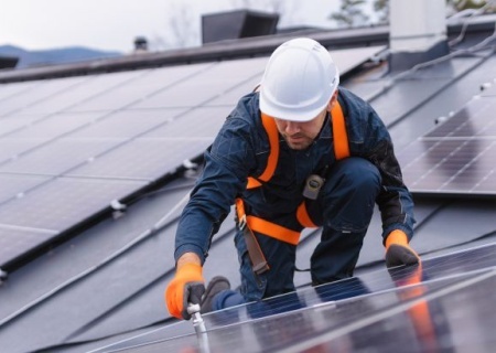    Украина задолжала инвесторам зелёной энергетики, их доверие к стране падает