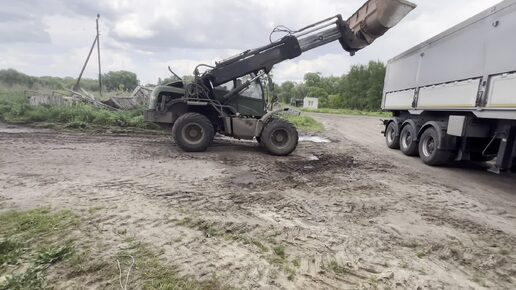 Загрузка на границе с Украиной. Пшеницу в Калугу