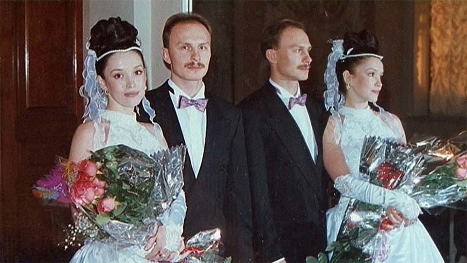 Эти красивые актрисы мужественно боролись со страшным недугом, но к сожалению, не смогли его победить. Актриса Анна Самохина всегда была окружена вниманием мужчин.-6