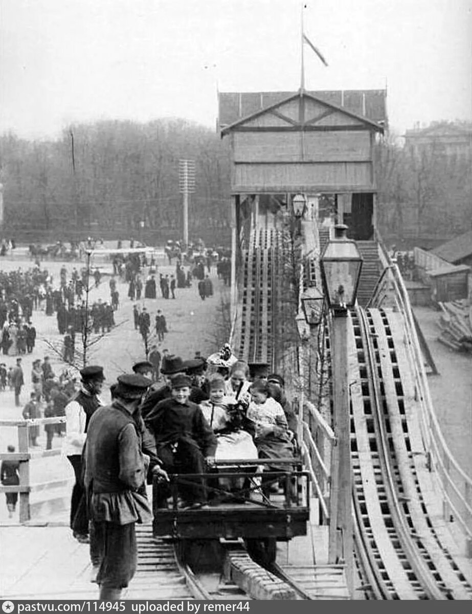 Американские горки на Марсовом поле