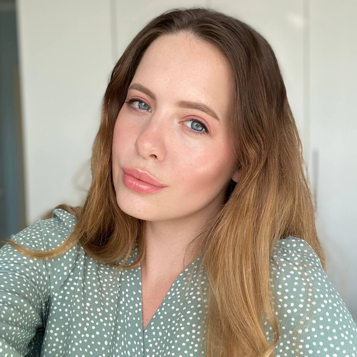 Это я использовала кремовые румяна на щеки, спинку носа, веки и губы. Как вам?