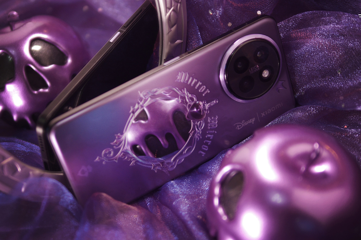 Задняя сторона Xiaomi Civi 4 Pro Disney