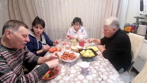 Мемы про менеджеров. Простой человек. Меня зовут. Я просто называю. Я просто называю.