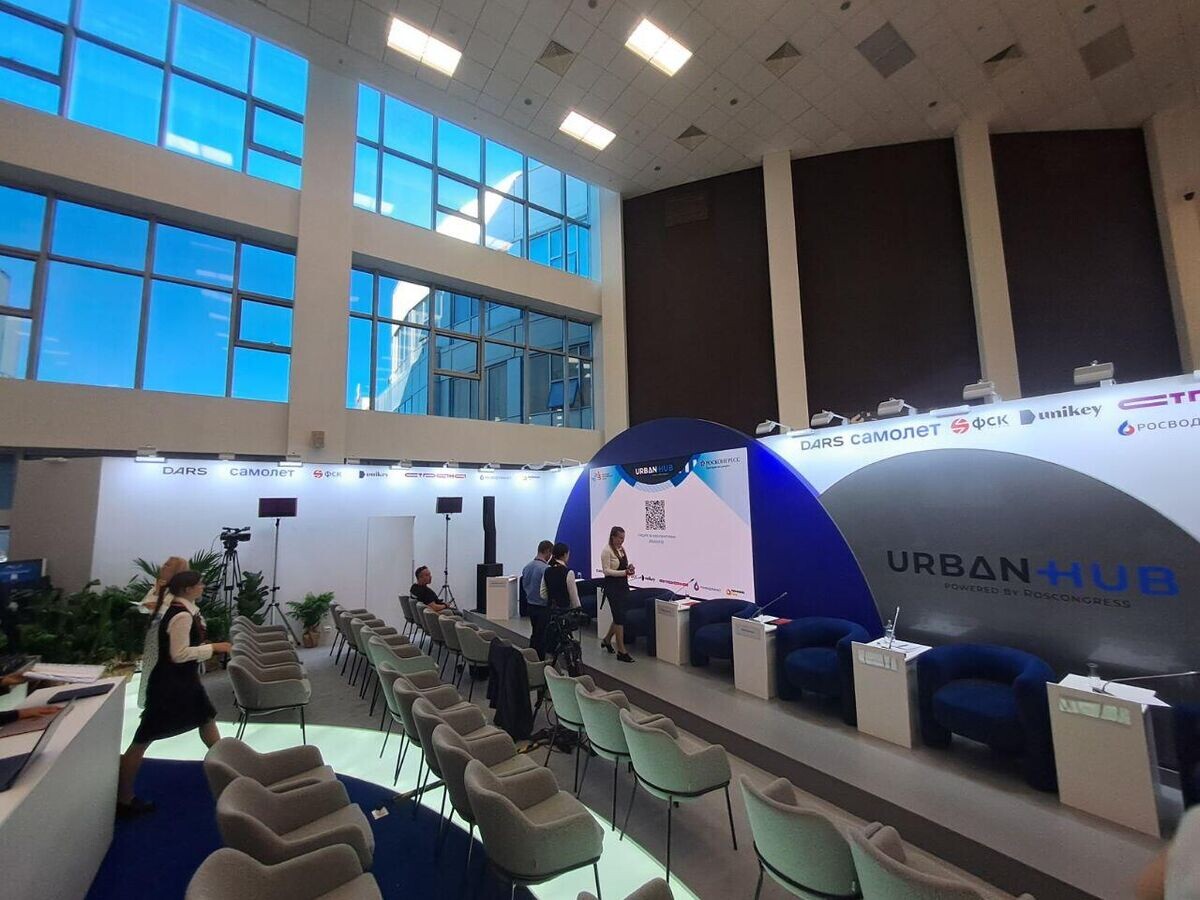    Дискуссионная платформа "Росконгресс Урбан Хаб" на ВЭФ© РИА Новости