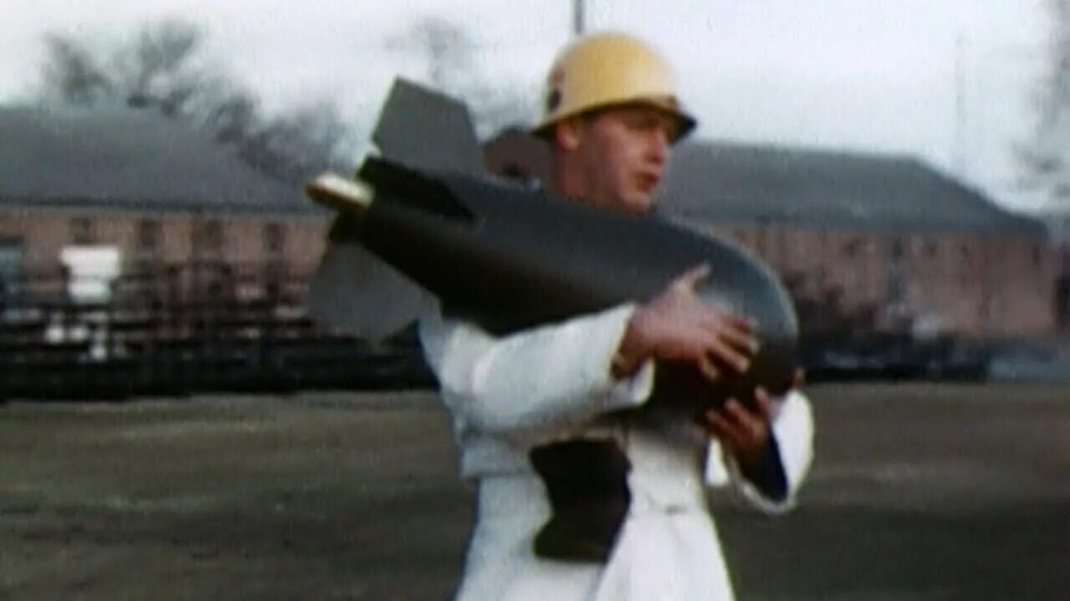 Эту атомную бомбочку можно было принести домой как картошку!