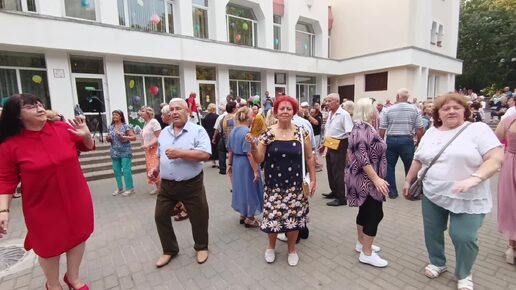 Дарите женщинам цветы......... 31.08.24 Гомель парк Луначарского в 🥰