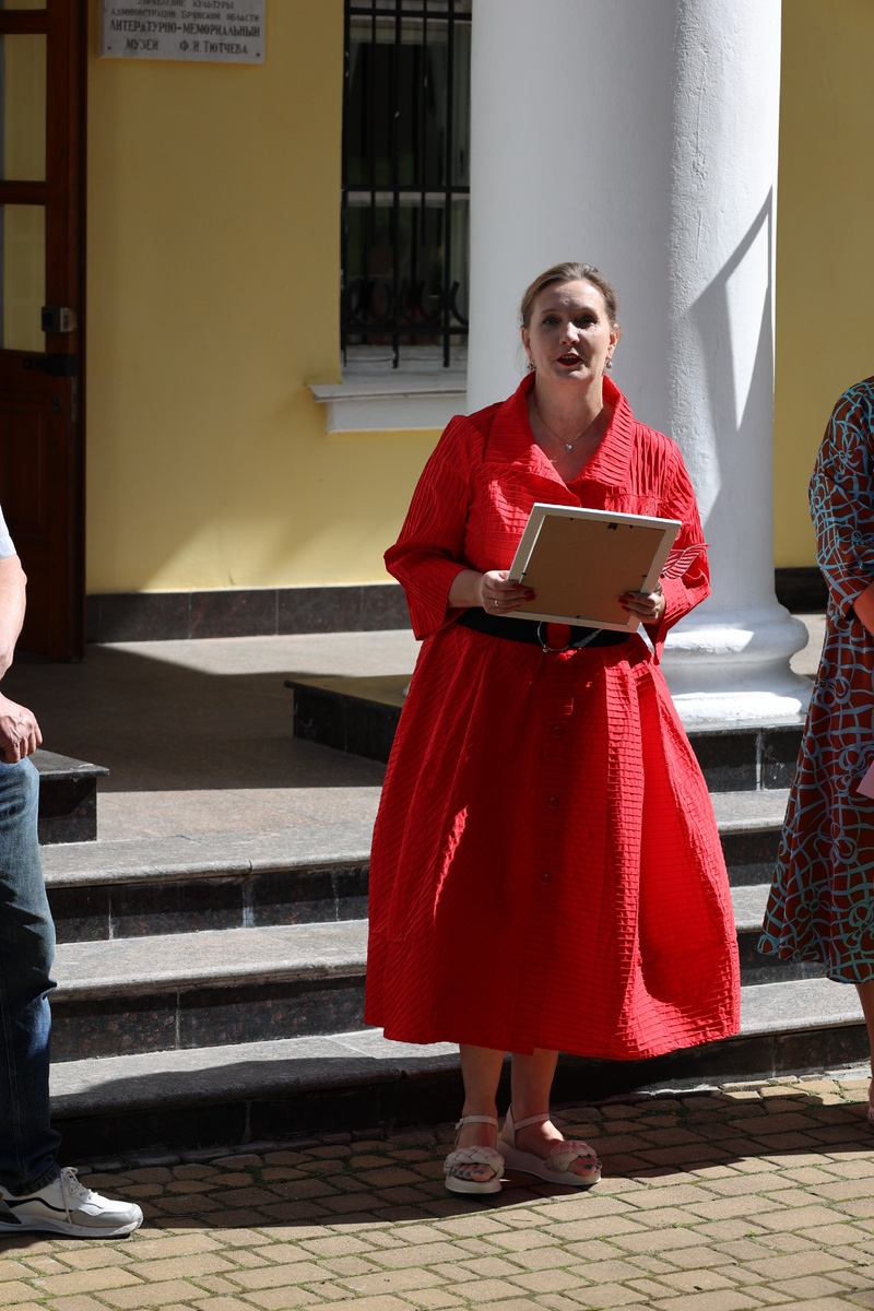 Анастасия Ермакова на вручении премии в Овстуге. 