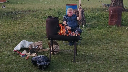 1227. Одни клип ушли снимать. А мы, песни пробуем свои.. А голоса нет...