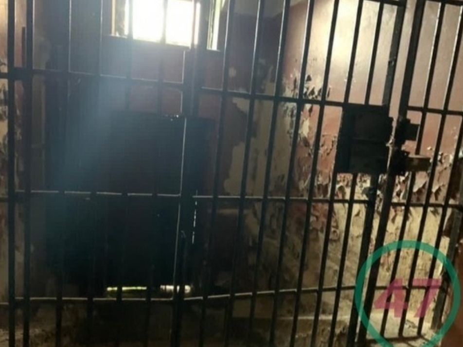 Тюрьма "Кресты! Вход в подвал, где исполнялись приговоры по высшей мере. Ныне тюрьма закрыта. Фото из интернета.